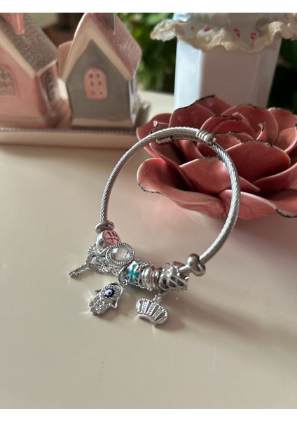 Meleklerin Anahtarı, Kralın Tacı ve Nazarın Gücü – Şık Charm Bileklik
