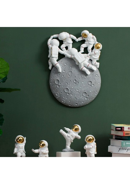1351-02 Astronot Duvar Figürü Krom Renk