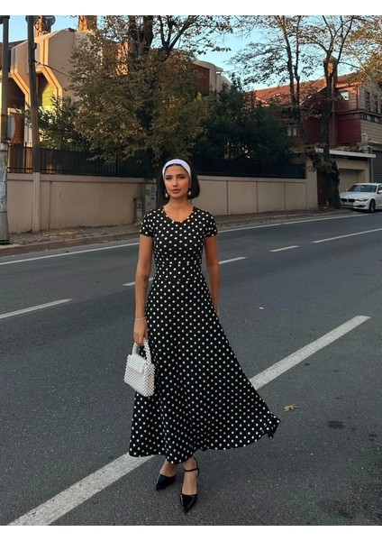 Kadın Kısa Kollu Bisiklet Yaka Puantiyeli Maksi Örme Krep Elbise