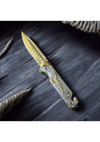 Akrep Motifli Çelik Çakı