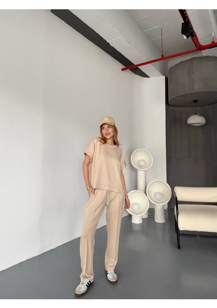 TKM-1114 Bej Rengi Oysh Kumaş Kısa Kollu Bluz Havuç Model Çimalı Alt Ikili Takım