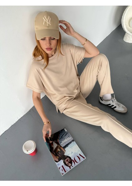 TKM-1114 Bej Rengi Oysh Kumaş Kısa Kollu Bluz Havuç Model Çimalı Alt Ikili Takım