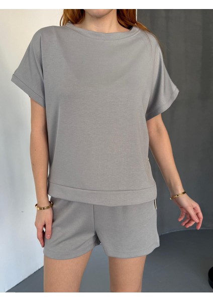 TKM-0021 Boyama Gri T Kol Model Bisiklet Yaka Tişört Bel Lastikli Ip Bağlamalı Cepli Şort Ikili Takım