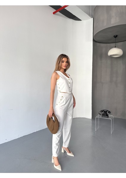 TKM-03674 Beyaz Çıtçıt Detaylı Atlas Kumaş Yelek Havuç Model Pantolon Ikili Takım