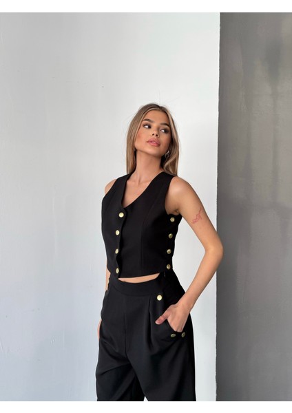 TKM-03674 Siyah Çıtçıt Detaylı Atlas Kumaş Yelek Havuç Model Pantolon Ikili Takım
