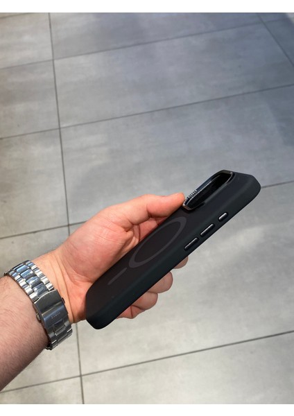 Apple iPhone 16 Pro Max Uyumlu Magsafe Şarj Destekli Içi Kadife Silikon Kılıf