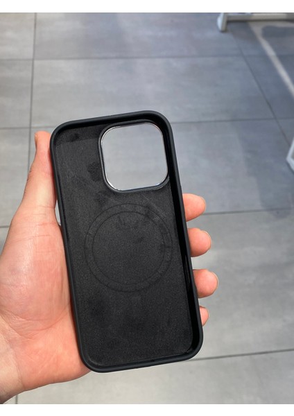 Apple iPhone 16 Pro Max Uyumlu Magsafe Şarj Destekli Içi Kadife Silikon Kılıf