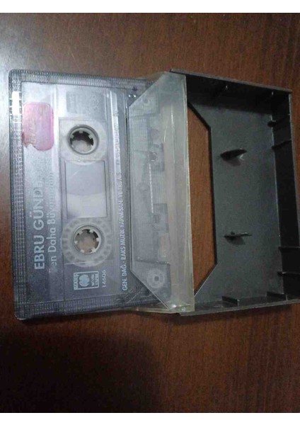 Ebru Gündeş - Ben Daha Büyümedim - Kartonetsiz Kaset
