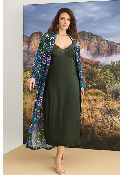 23135 Kadın Çiçek Desenli Dantelli ve Dekolteli Sabahlık Takım fiyatları