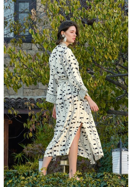 Monamise 22041 Kadın Desenli Puantiyeli Yırtmaç Detaylı Sabahlık indirimleri