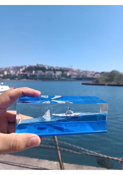 Mantar Tıpalı Şişe Içinde Batmayan Titanik Gemi