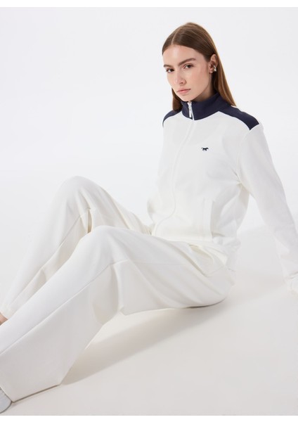 Fermuarlı Yaka Nakışlı Beyaz Kadın Sweatshırt M5SL-SWT1643