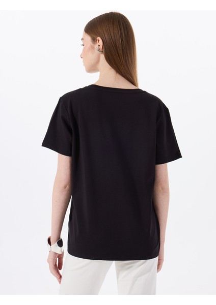 V Yaka Nakışlı Siyah Kadın T-Shirt M5SL-TST1848 indirimleri
