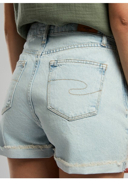 Standart Bel Mom Fit Kadın Denim Şort 252 Lcf 121028 Holly 2 Denım modelleri