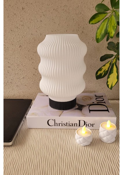Siyah Ayaklı Modern Minimalist Nüance Masa Lambası