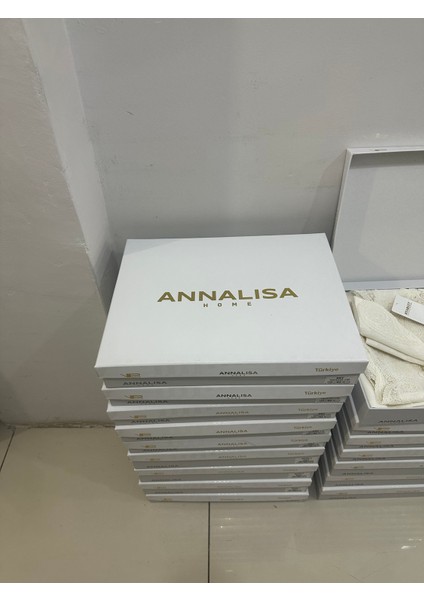 Annalisa Neli Keten Fransız Dantelli Masa Örtüsü Krem Altın