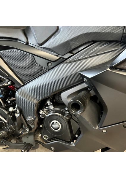 Bajaj Pulsar RS200 Orta Şase Motosiklet Sticker Etiket Modeli Karbon Desen