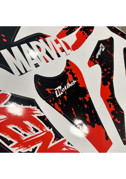 Mondial Drift Venom Parçalı Kaplama Modeli Kırmızı Siyah Beyaz fırsatları