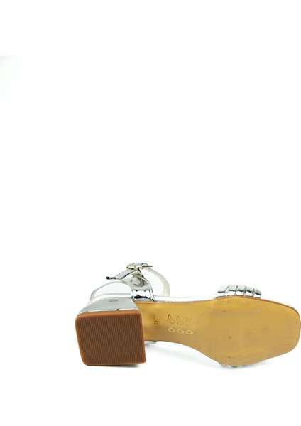 40 Gümüş Rugan Kız Çocuk Abiye Ayakkabı indirimleri