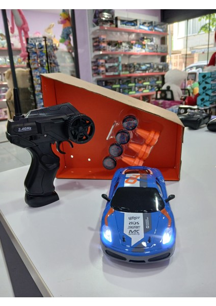 18 cm 2.4 Ghz Özel Uzaktan Kumandalı Dubalı Yedek Tekerlekli Drift Atan Şarjlı 15 Km Hızlı Araba