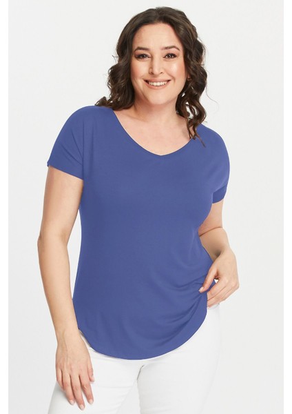 Büyük Beden Geniş V Yaka Kısa Kol Oval Yırtmaç Bluz