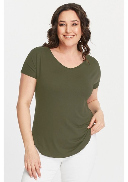 Büyük Beden Geniş V Yaka Kısa Kol Oval Yırtmaç Bluz