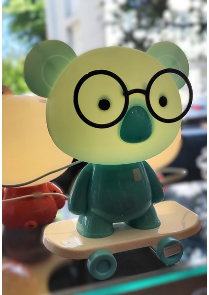 Kaykaylı Koala Figür Büyük Boy Masa Üstü Gece Lambası 3 Kademeli Işık (22 cm *18 cm ) AD4969