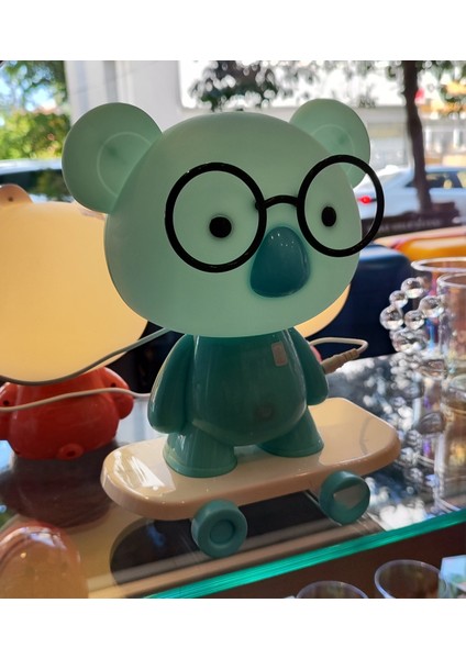Kaykaylı Koala Figür Büyük Boy Masa Üstü Gece Lambası 3 Kademeli Işık (22 cm *18 cm ) AD4969
