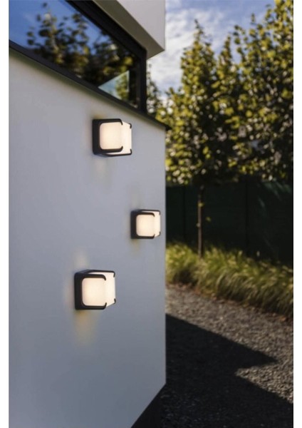 Şık 18W 3000K Beyaz LED Duvar Aplikası, enerji tasarruflu ve dekoratif aydınlatma sağlar