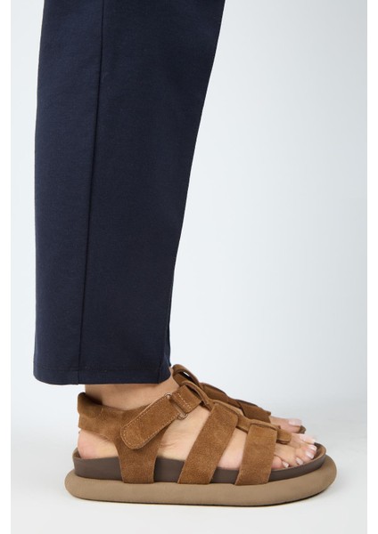 Capra Kadın Deri Atkılı Cırtlı Taba Sandalet