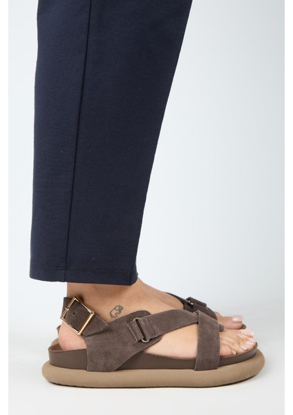 Azelya Kadın Hakiki Deri Tokalı Atkılı Açık Kahve Sandalet