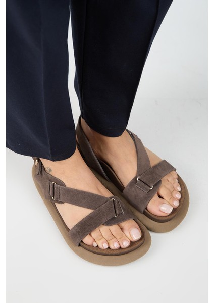 Azelya Kadın Hakiki Deri Tokalı Atkılı Açık Kahve Sandalet fiyatları