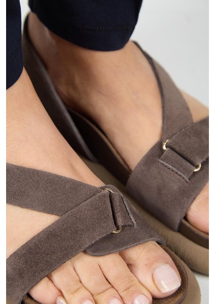 Azelya Kadın Hakiki Deri Tokalı Atkılı Açık Kahve Sandalet modelleri