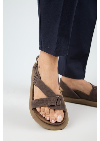 Azelya Kadın Hakiki Deri Tokalı Atkılı Açık Kahve Sandalet indirimleri