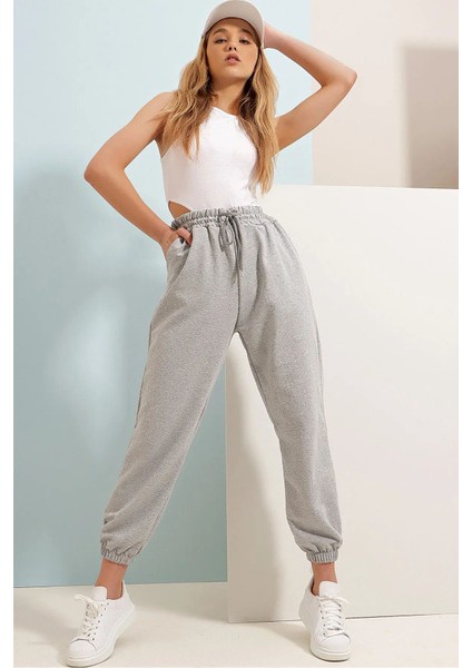 Paça Lastikli Erkek Trend Gri Eşofman Altı Rahat Kesim Günlük Giyim Için Ideal Paça Lastikli Unisex Siyah Eşorfman Altı | Erkek & Kadın | Rahat, Şık ve Uygun Fiyatlı Spor Giyim Günlük indirimleri