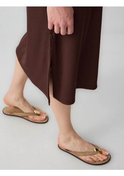 Acı Kahve Rahat Kesim Kolsuz Bisiklet Yaka Örme Midi Elbise fırsatları