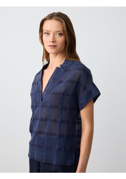Lacivert Rahat Kesim Kısa Kollu V Yaka Desenli Keten Bluz modelleri