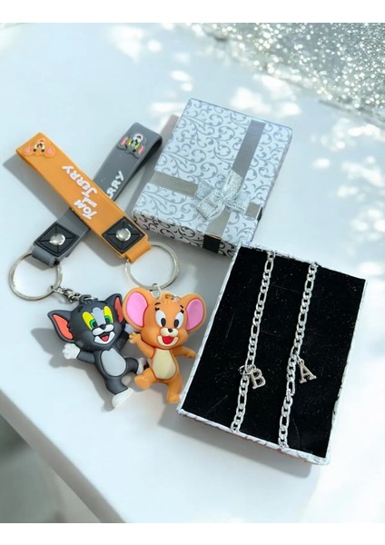 2 Adet Harfli Çelik Sevgili Bileklik ve Tom ve Jerry Çift Anahtarlık Anneler Gününe Özel