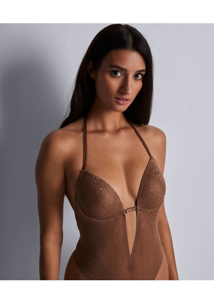 Sculpt By Aubade Body, Derin Dekolte, Şeffaf Askılar ve Dantel Detaylarıyla Figür Vurgulayan Model