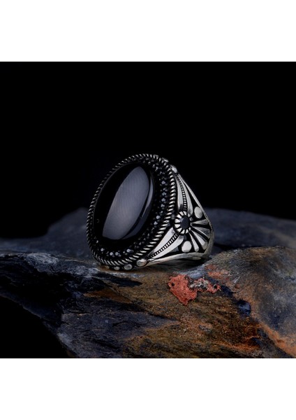 925 Ayar Gümüş Onix Taşlı Motifli Erkek Yüzük fiyatları
