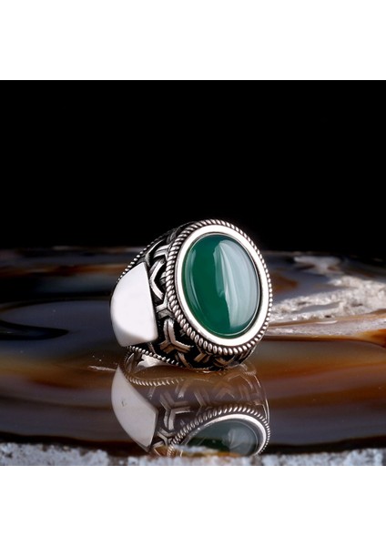 Yeşil Akik Taşlı Oval Model 925 Ayar Gümüş Erkek Yüzük