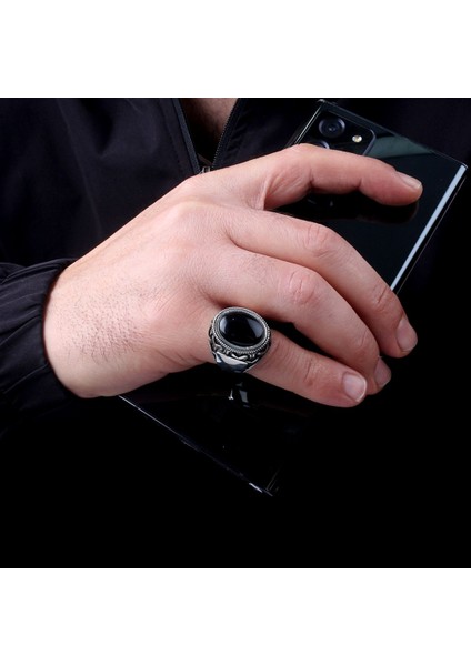 Siyah Onix Taşlı Oval Model 925 Ayar Gümüş Erkek Yüzük