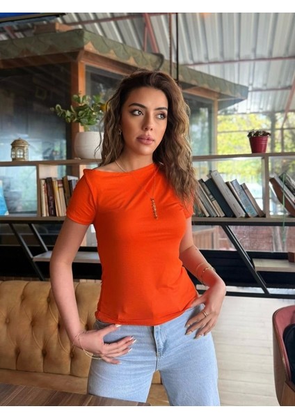 Kadın Kısa Kollu Tek Omuzu Açık Büzgülü Viskon Bluz