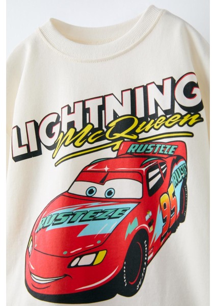 Erkek Çocuk Pamuklu Krem Lightning Mcqueen Baskılı T-Shirt ve Siyah Şort Takım