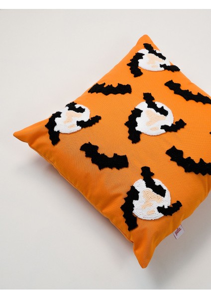 MIDNIGHT FLIGHT - Halloween Temalı Yarasa ve Dolunay Punch Kırlent Yastık Kılıfı modelleri