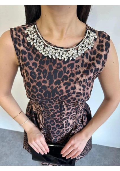 Taş Kolyeli Belden Oturtmalı Midi Boy Günlük Elbise Leopar