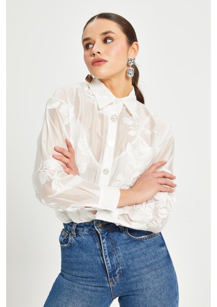 Kadın Nakış Detaylı Transparan Gömlek – Düğmeli, Klasik Yaka fiyatları