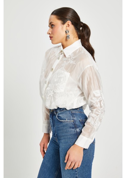 Kadın Nakış Detaylı Transparan Gömlek – Düğmeli, Klasik Yaka indirimleri
