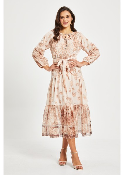 Kadın Kuşaklı Desenli Elbise – Büzgü Yaka, Volan Etek, Astarlı