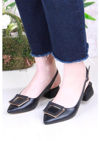 090-30130 Arkası Açık Toka Detaylı Alçak Topuk Kadın Ayakkabı fiyatları